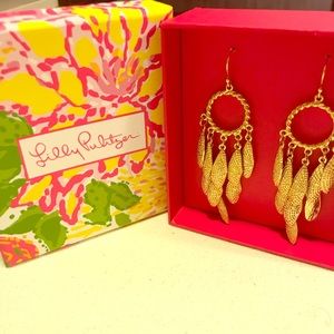 Lilly Pulitzer Gold Chandelier Earring.